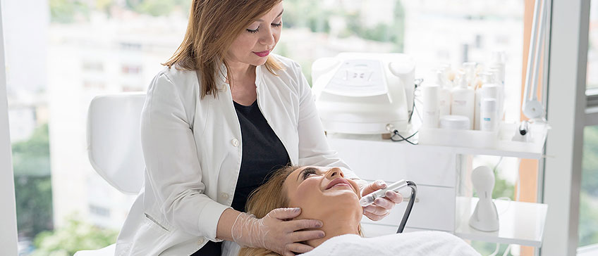 Trinity Facial Cjelovit Anti Age Tretman U Jednom Dolasku Poliklinika Bagatin