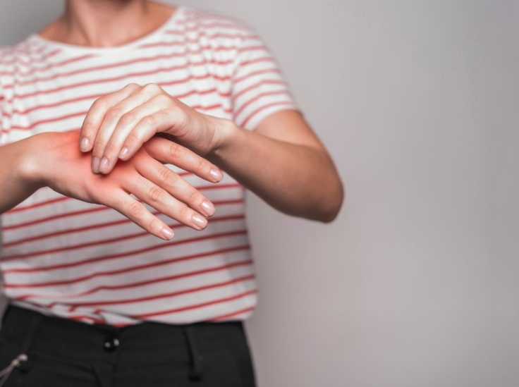 sindrom karpalnog kanala, žena s bolom u ruci